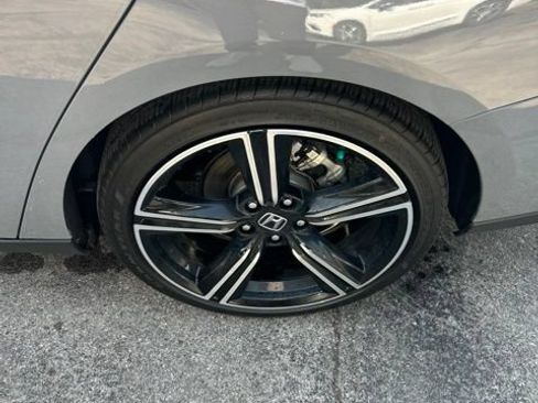 Used 2025 Honda Accord Sport image 32
