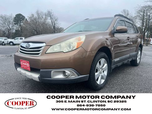 Used 2011 Subaru Outback 2.5i Limited image 2