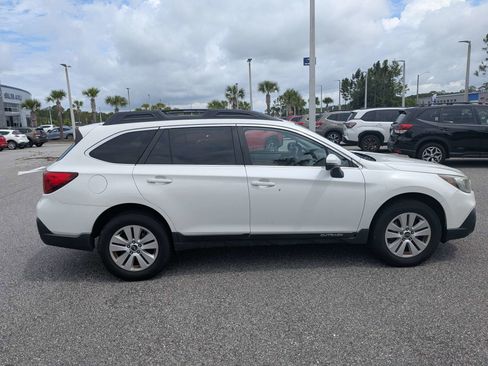 Used 2019 Subaru Outback 2.5i Premium AWD/4WD image 3
