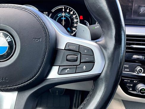 Used 2019 BMW 530e w/ M Sport Package image 21