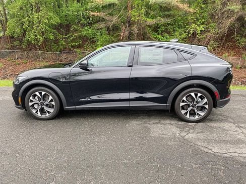 New 2024 Ford Mustang Mach-E Select image 4