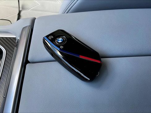 Used 2023 BMW XM AWD/4WD image 33