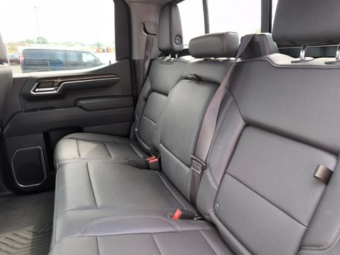Used 2024 Chevrolet Silverado 1500 LT Trail Boss w/ Convenience Package II AWD/4WD image 11