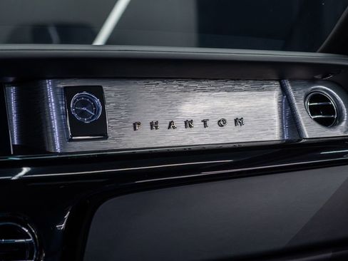 Used 2023 Rolls-Royce Phantom Sedan image 45