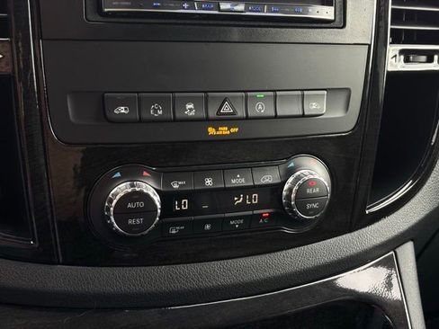 Used 2019 Mercedes-Benz Metris Passenger image 31
