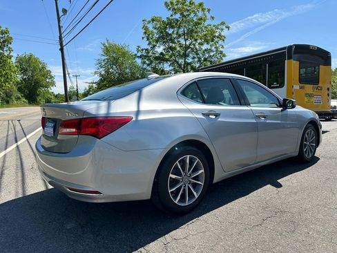 Used 2018 Acura TLX w/ Technology Package FWD image 6
