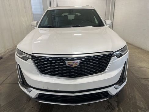 Used 2023 Cadillac XT6 Luxury image 2