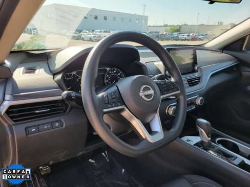 Used 2024 Nissan Altima 2.5 SV FWD image 17