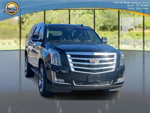 Used 2016 Cadillac Escalade Premium image 2
