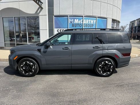 Used 2025 Hyundai Santa Fe SEL image 2