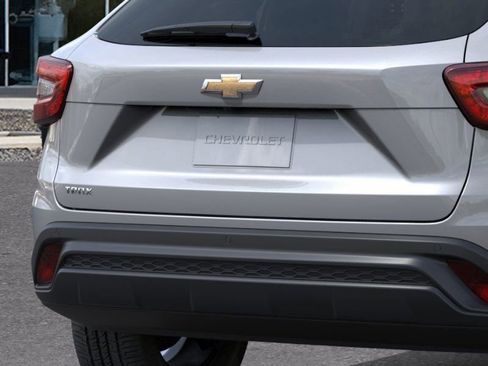 New 2026 Chevrolet Trax LS w/ LS Convenience Package FWD image 14