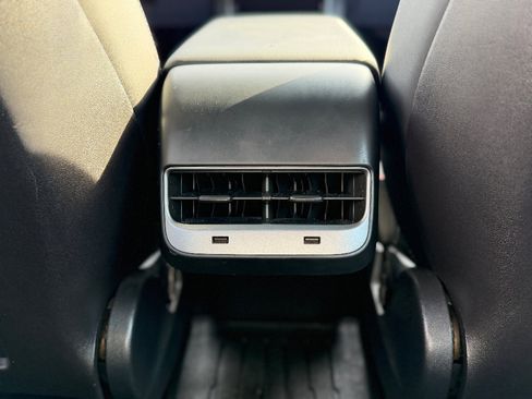 Used 2019 Tesla Model 3 Long Range image 9