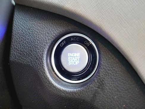 Used 2018 Hyundai Santa Fe Sport image 31