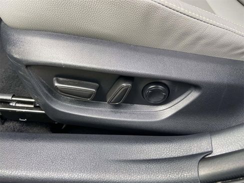 Used 2025 Toyota Camry SE image 16