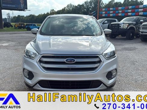 Used 2017 Ford Escape SE FWD image 2
