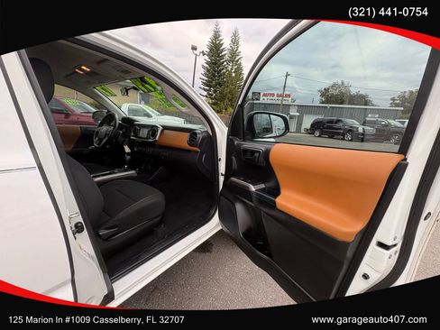 Used 2017 Toyota Tacoma SR5 image 24