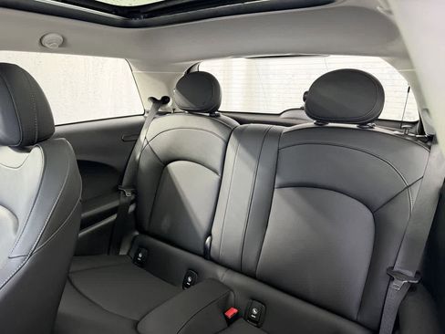 Certified 2024 MINI Cooper SE image 11