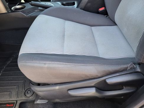 Used 2015 Toyota RAV4 XLE AWD/4WD image 28