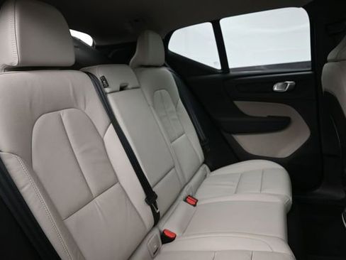 Used 2023 Volvo XC40 B5 Ultimate w/ Climate Package AWD/4WD image 33