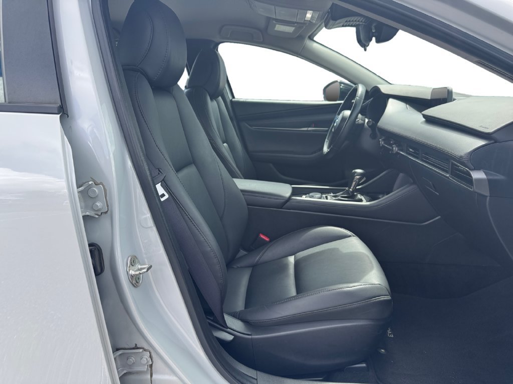 Used 2024 MAZDA MAZDA3 s FWD image 16