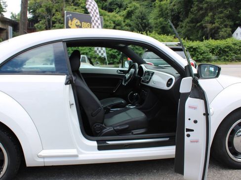 Used 2012 Volkswagen Beetle 2.5 FWD image 14