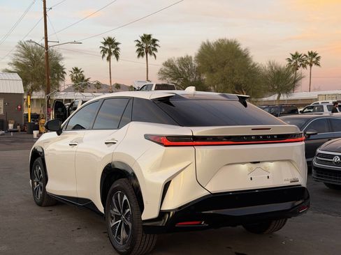 Used 2023 Lexus RZ 450e Premium w/ Technology Package image 7