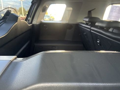 Used 2010 Toyota FJ Cruiser 4WD image 24