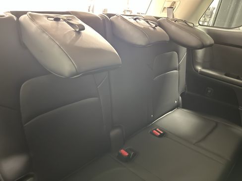 Used 2023 Nissan Pathfinder SL w/ Lighting Package (N92) AWD/4WD image 32