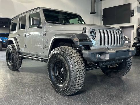 Used 2020 Jeep Wrangler Unlimited Sport S image 2