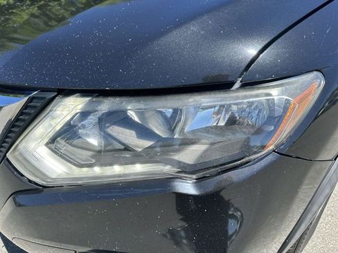 Used 2018 Nissan Rogue SV w/ Premium Package AWD/4WD image 9