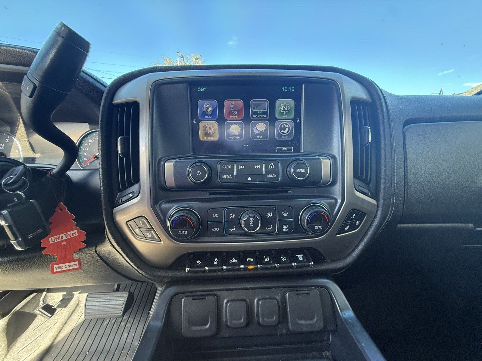 Used 2018 GMC Sierra 2500 Denali w/ Duramax Plus Package AWD/4WD image 11