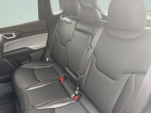 Used 2023 Jeep Compass Latitude AWD/4WD image 22