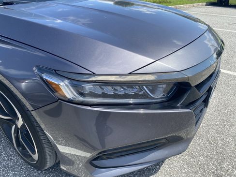 Used 2018 Honda Accord Sport image 6