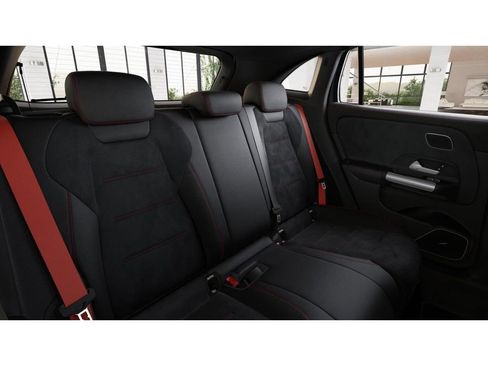 New 2025 Mercedes-Benz GLA 35 AMG 4MATIC image 5