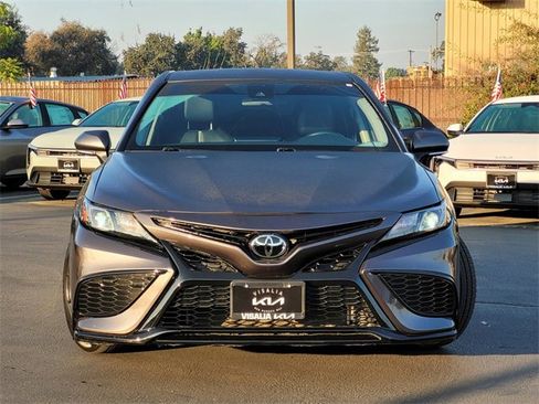 Used 2023 Toyota Camry SE image 3