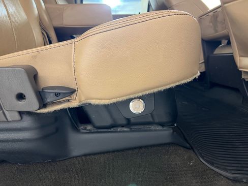 Used 2016 Ford F250 Lariat w/ Chrome Package image 31