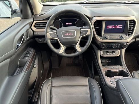 Used 2023 GMC Acadia Denali w/ Denali Technology Package image 11