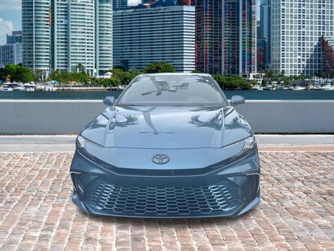 Used 2025 Toyota Camry XSE FWD image 2
