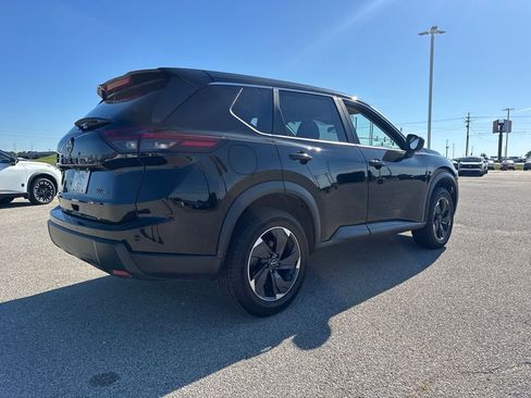 Used 2024 Nissan Rogue SV AWD/4WD image 7