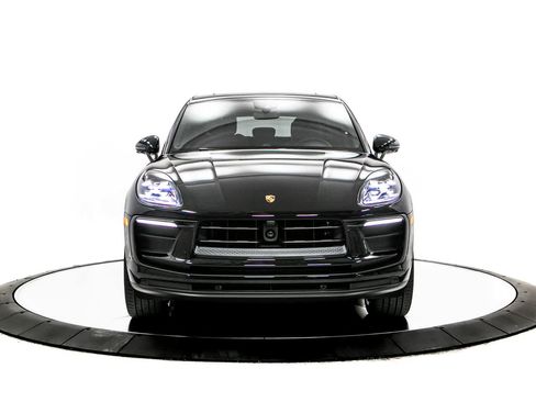 New 2026 Porsche Macan AWD/4WD image 10