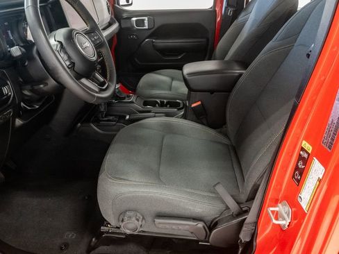 Used 2024 Jeep Wrangler Unlimited Sport AWD/4WD image 10