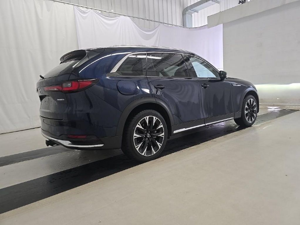 Used 2024 MAZDA CX-90 Plug-In Hybrid w/ Premium Plus AWD/4WD image 4