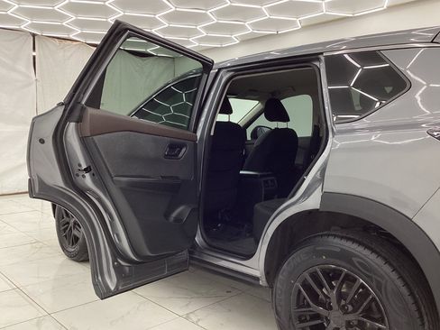 Used 2021 Nissan Rogue S AWD/4WD image 24