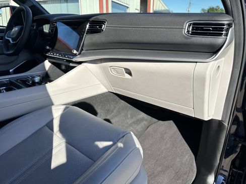 Certified 2025 Jeep Wagoneer 4WD image 13