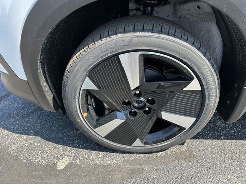 New 2026 Nissan Kicks SR image 14