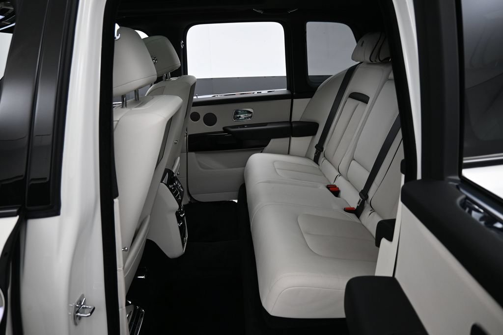 Certified 2022 Rolls-Royce Cullinan w/ Dark Exterior Package AWD/4WD image 26