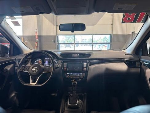 Used 2018 Nissan Rogue Sport SL AWD/4WD image 14