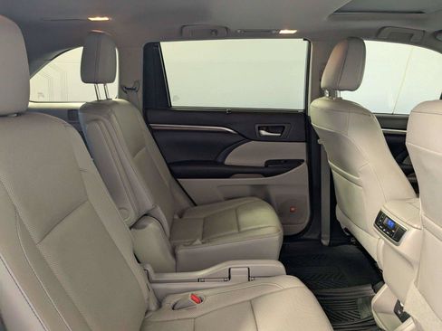 Used 2016 Toyota Highlander Limited FWD image 28
