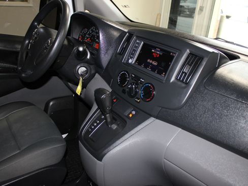 Used 2021 Nissan NV200 S FWD image 19