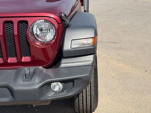 Used 2022 Jeep Wrangler Unlimited Sport image 11